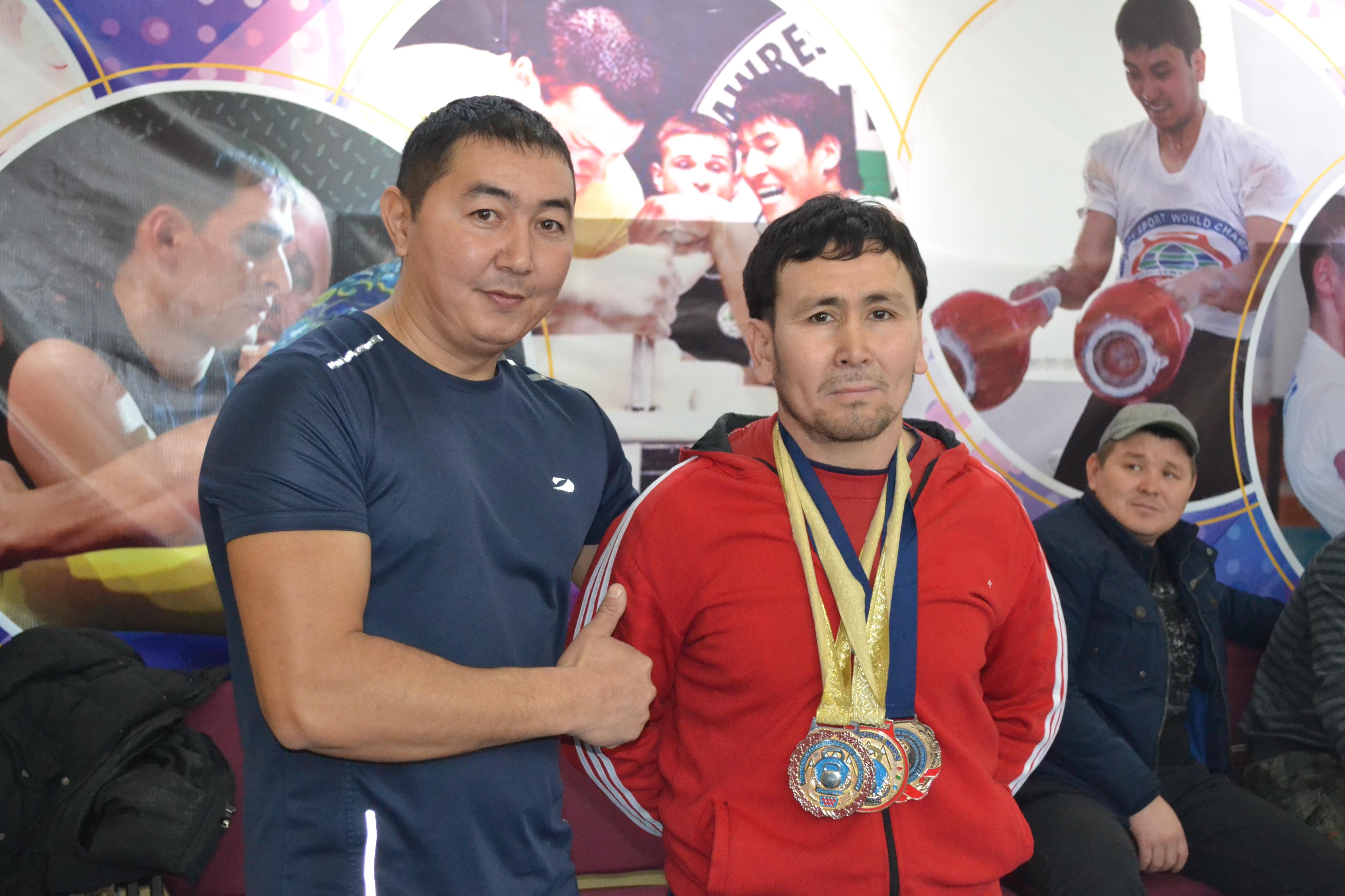 Қол күрестіру және гір спортынан чемпионат